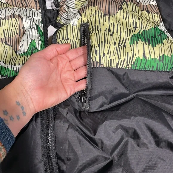 Brand new with tags LRG lightly insulated puffy jacket. Multiple sizes available - Picture 7 of 7